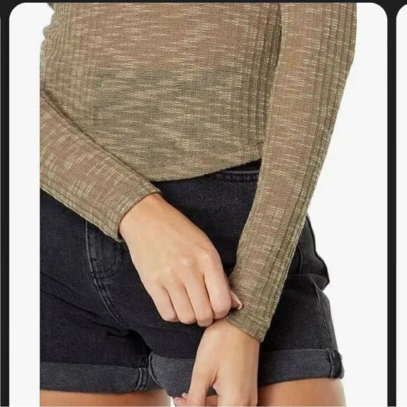 Free People Aura Layering Top Stretch lightweight sweater army green NWT SMALL - Picture 5 of 16